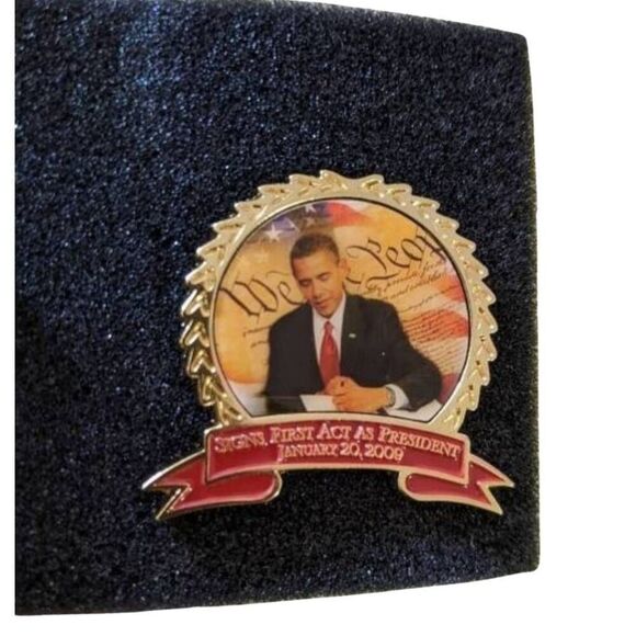 Bradford Exchange Obama Pin & Coin Set LE #0405 2009–2017 w/ COA Collectible - Picture 3 of 10